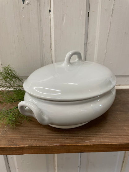 IRONSTONE COVERED DISH MEAKIN