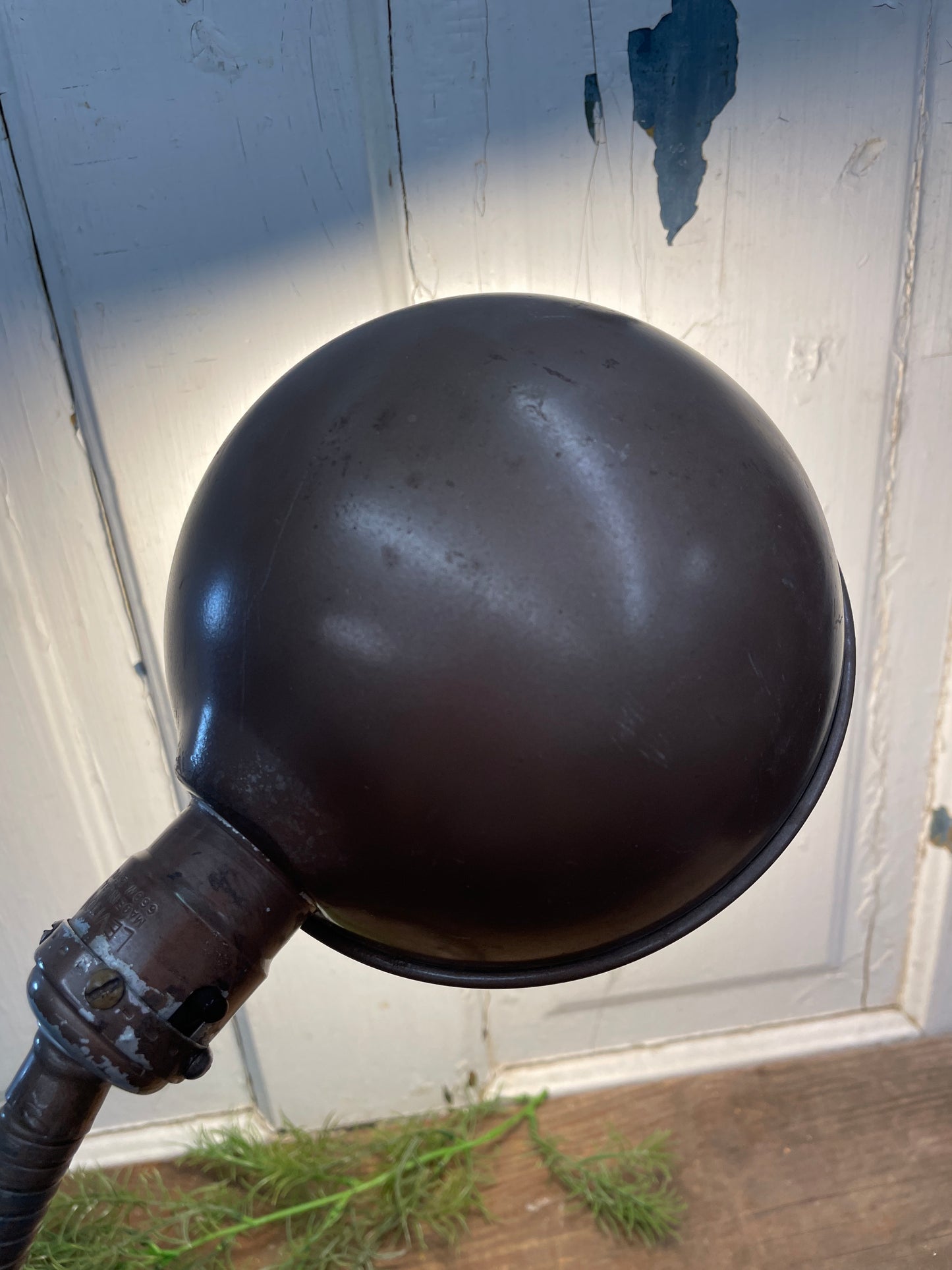 BROWN DESK LAMP