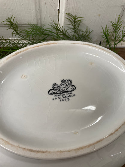 IRONSTONE COVERED DISH MEAKIN
