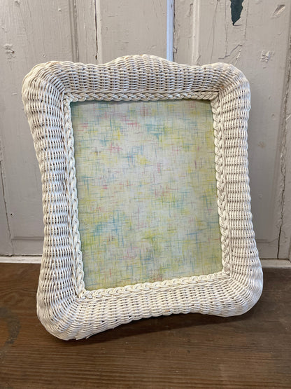 WHITE WICKER FRAME