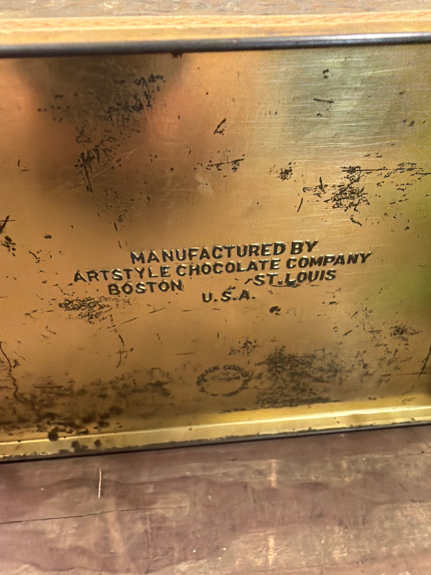 ARTSTYLE CHOCOLATE TIN