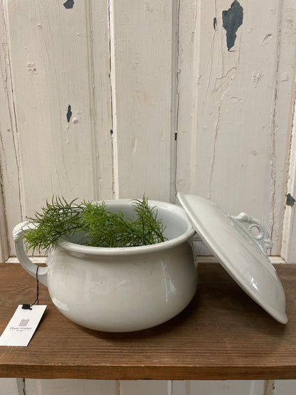 IRONSTONE CHAMBER POT W/LID