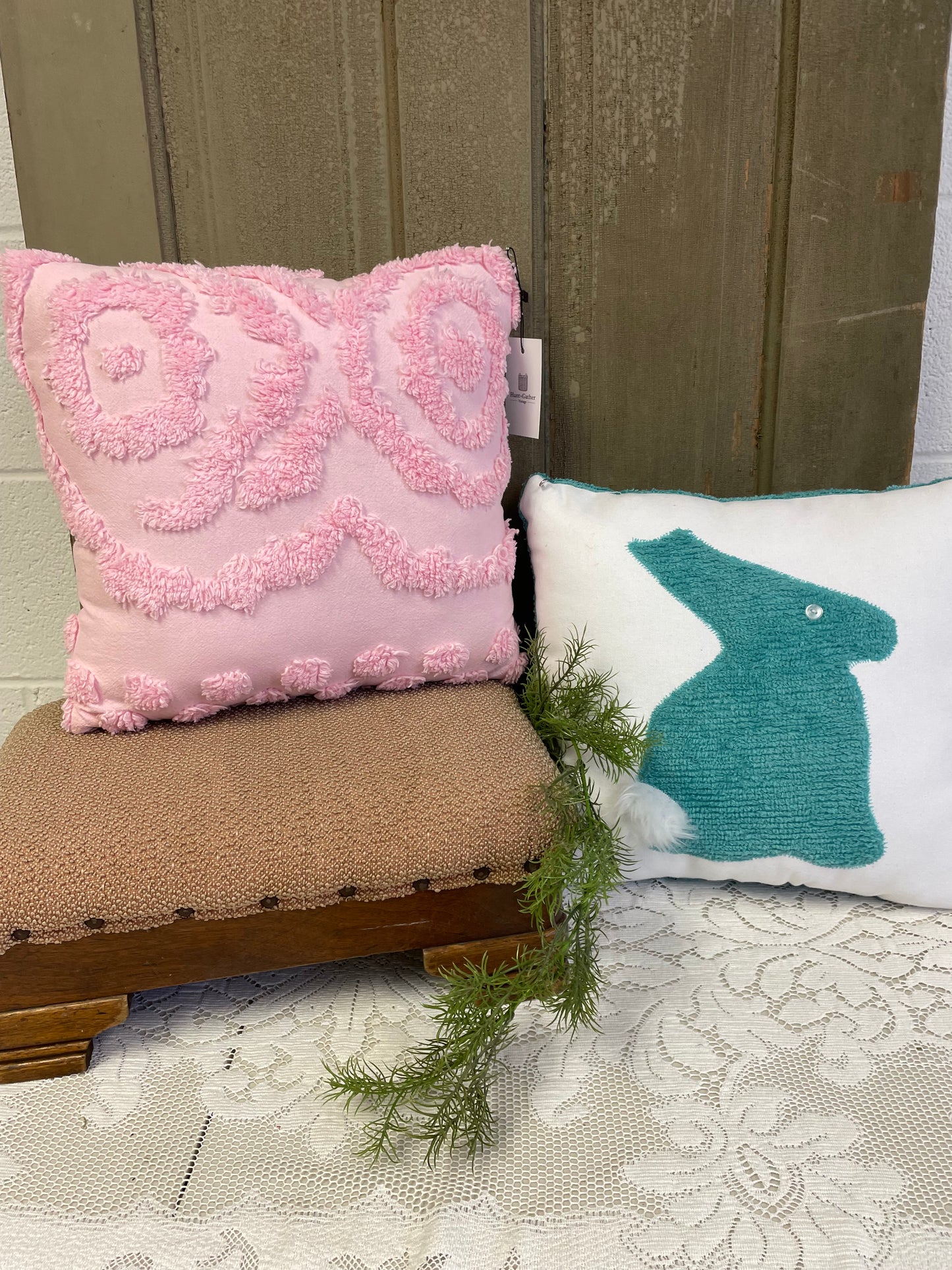 SQUARE CHENILLE BUNNY