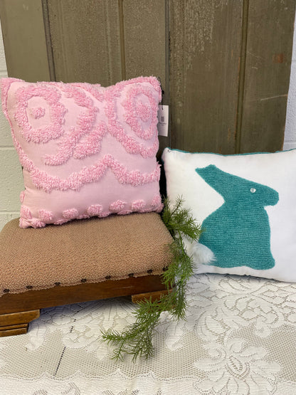 SQUARE CHENILLE BUNNY