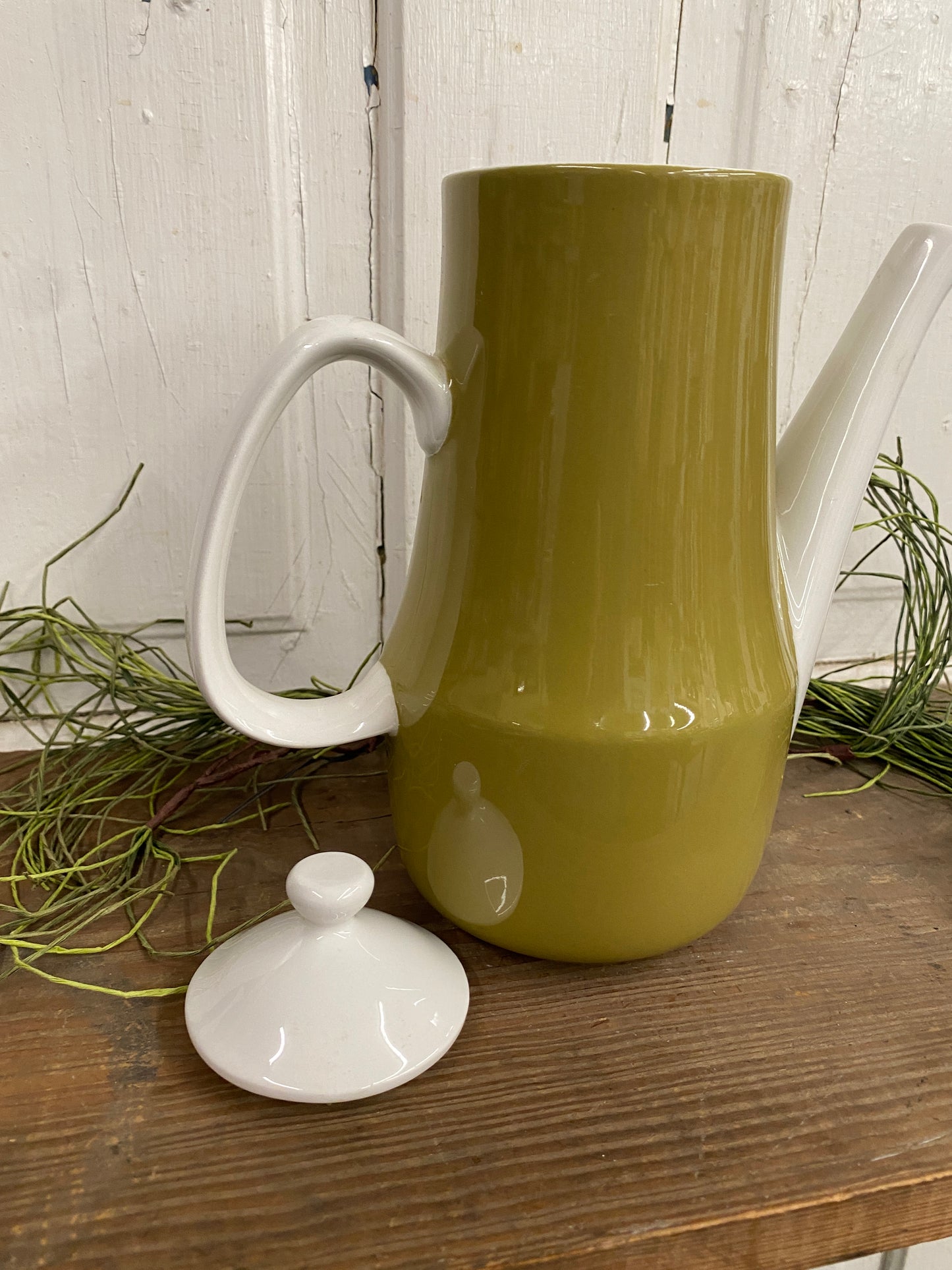 COFFEE POT STYLE HOUSE GREEN BRIAR
