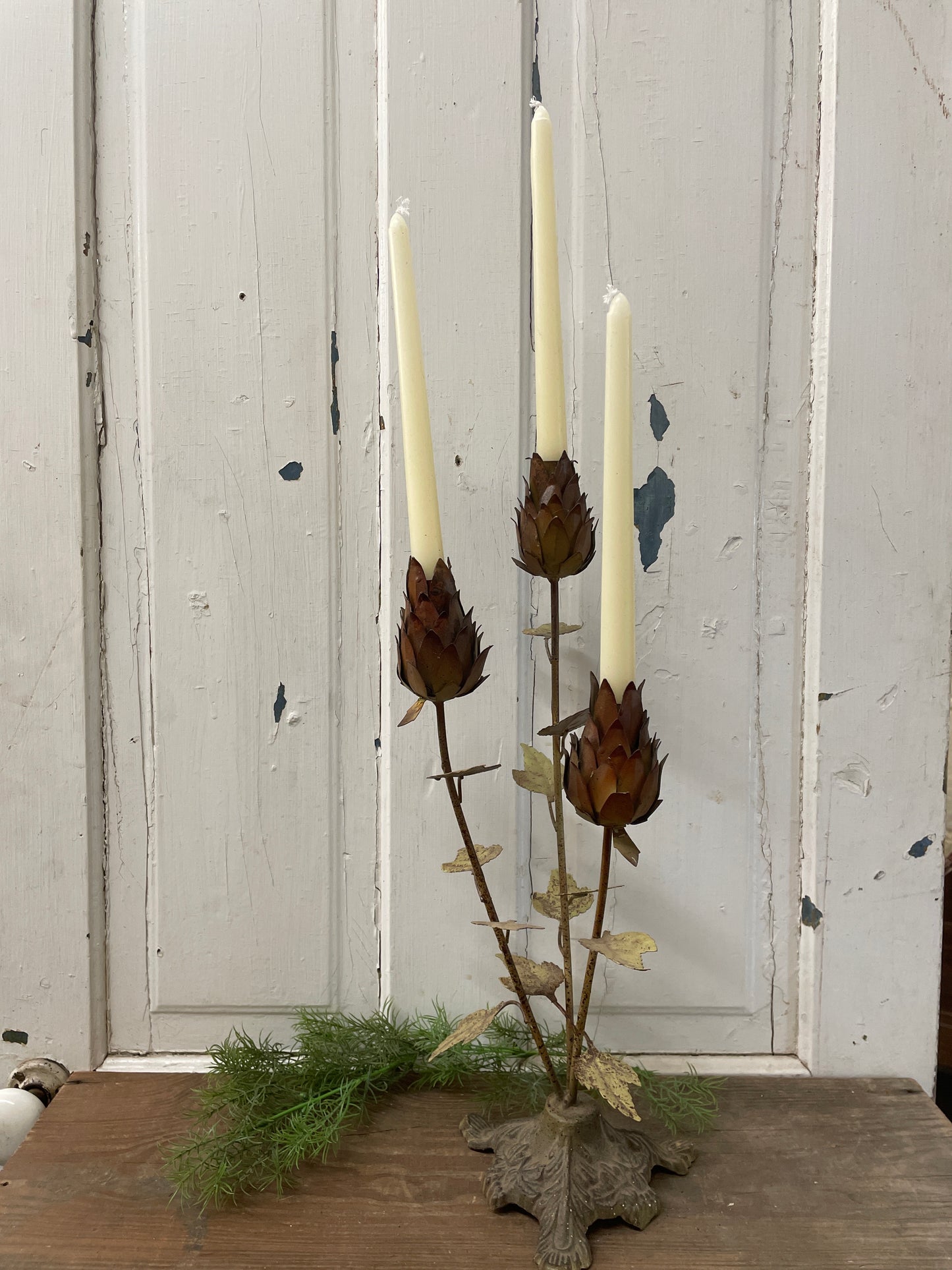 METAL FLOWERS CANDLE HOLDER
