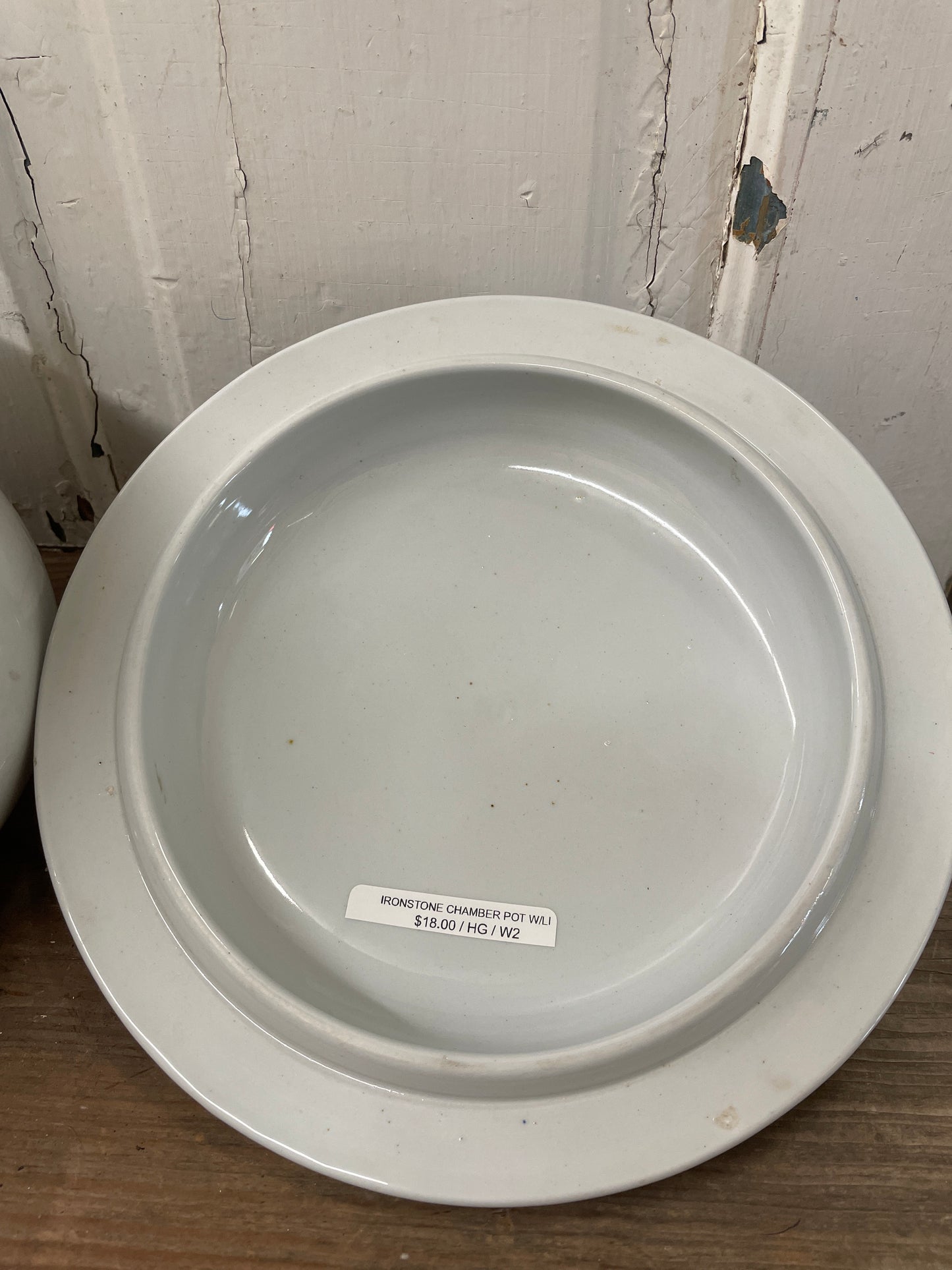 IRONSTONE CHAMBER POT W/LID