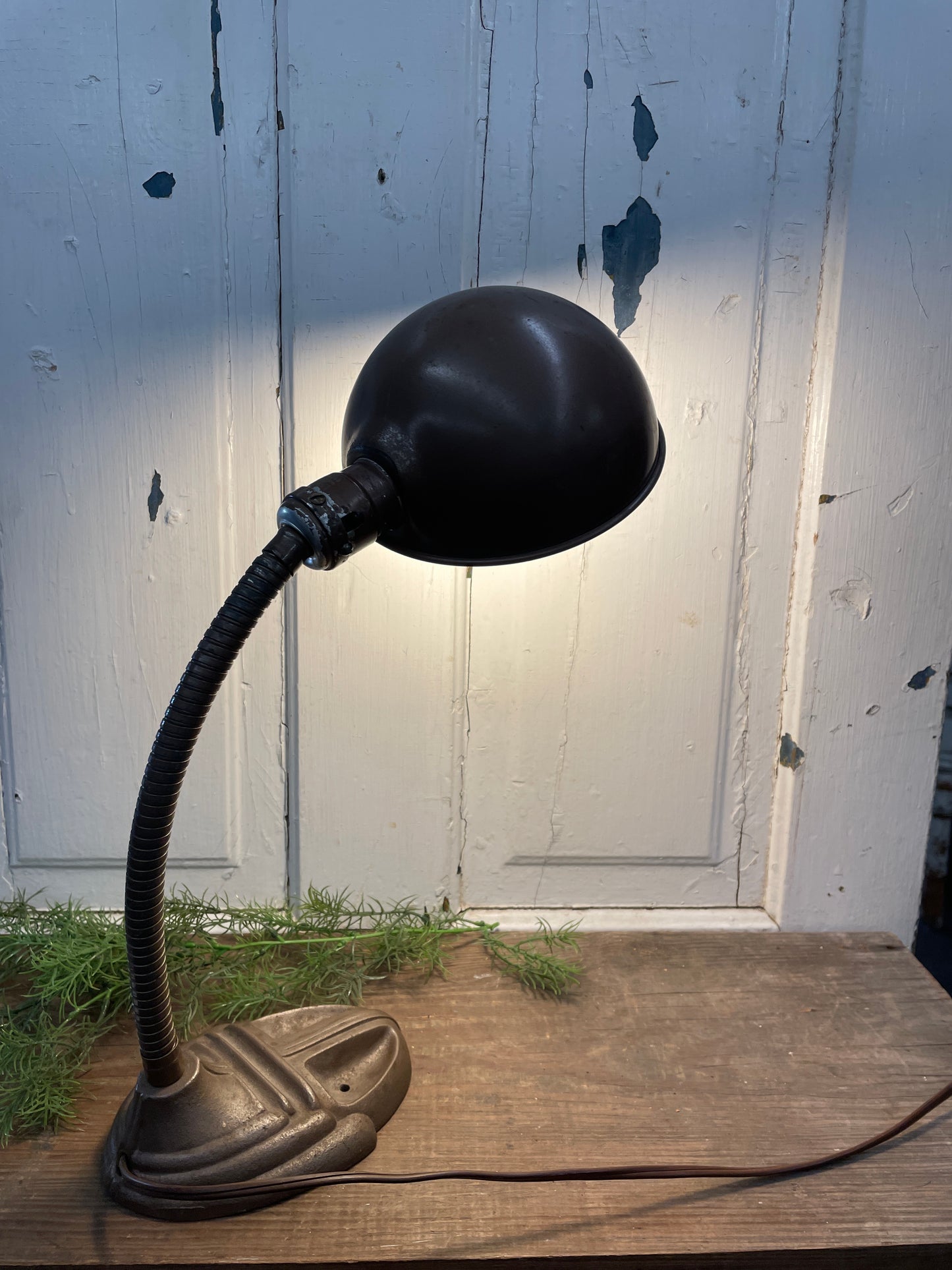 BROWN DESK LAMP