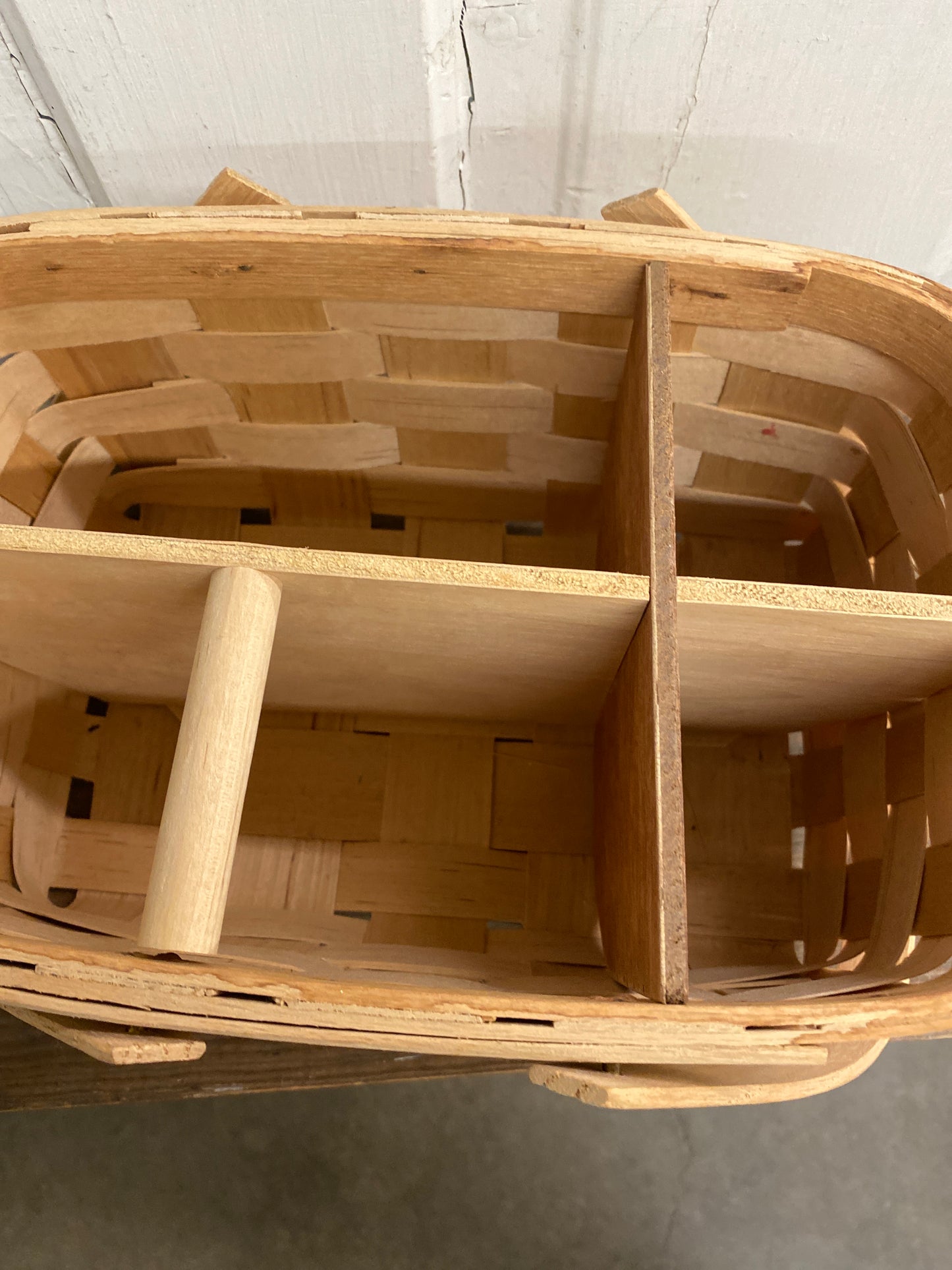 DIVIDED BASKET W/HANDLES