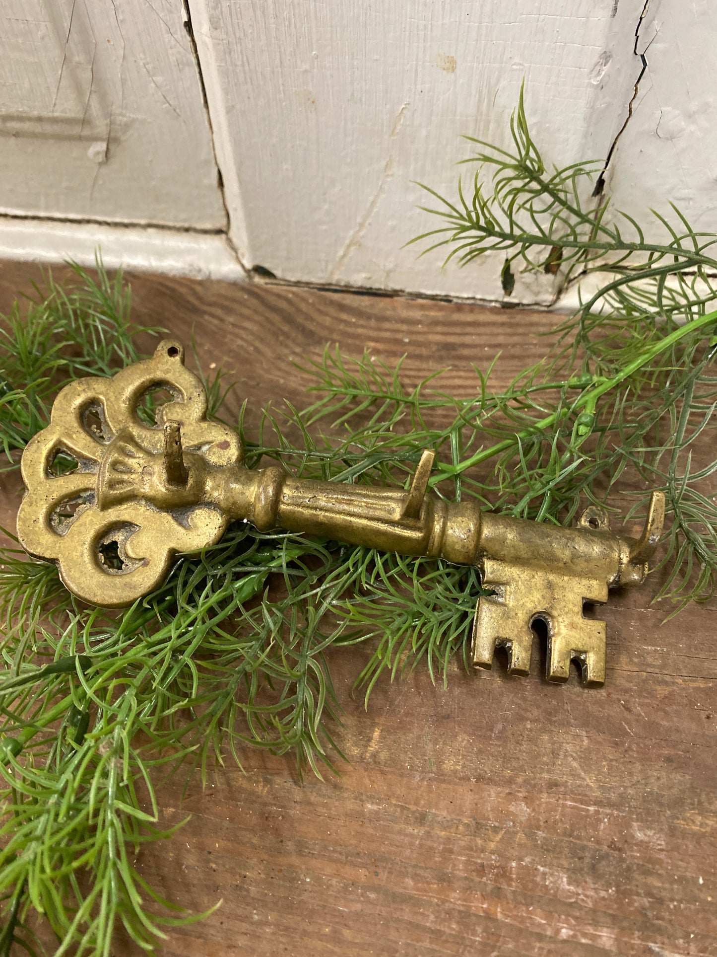 BRASS KEY HOLDER