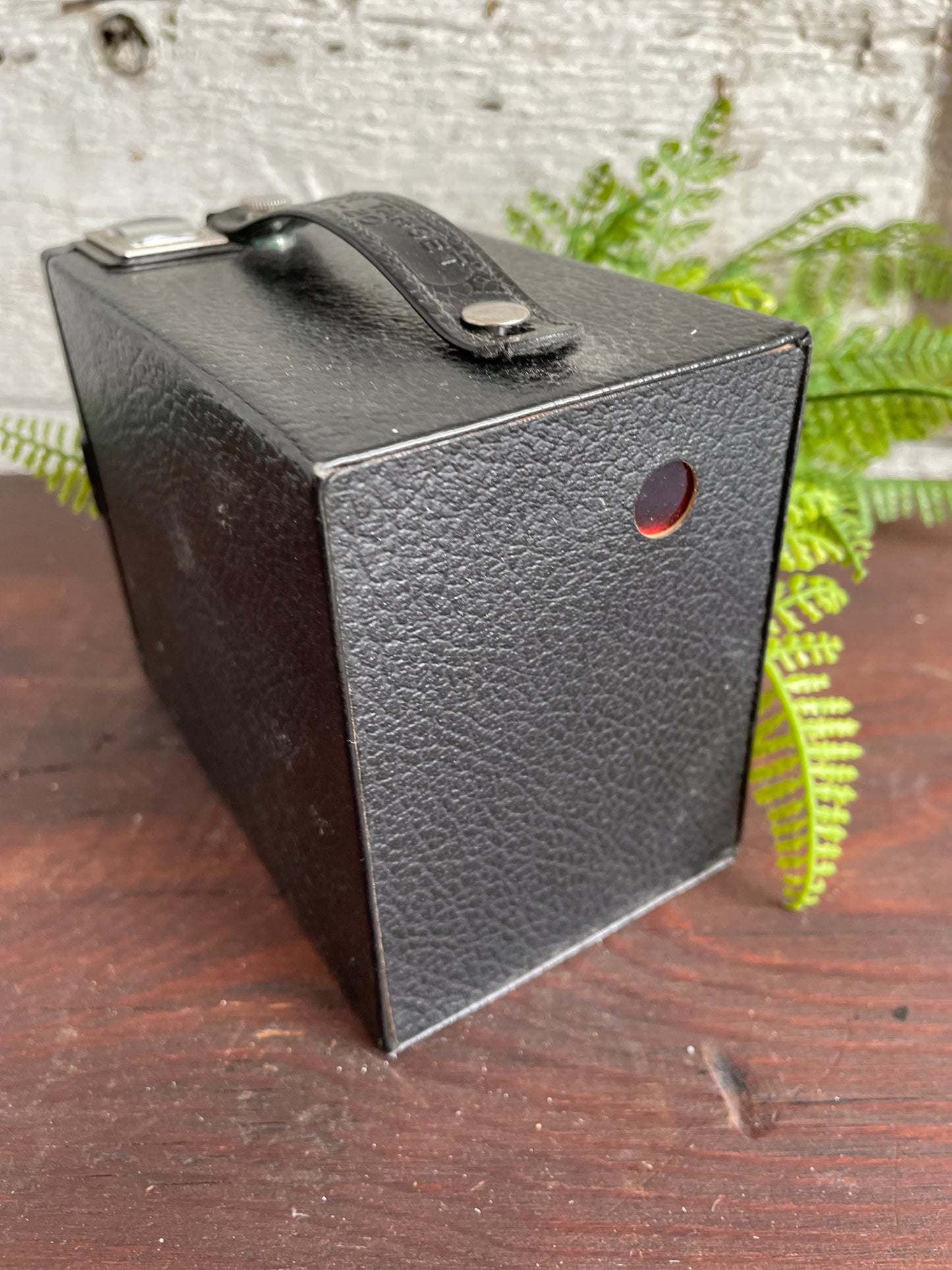VINTAGE BROWNIE CAMERA