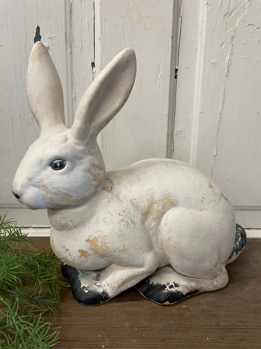 WHITE BUNNY STATUE