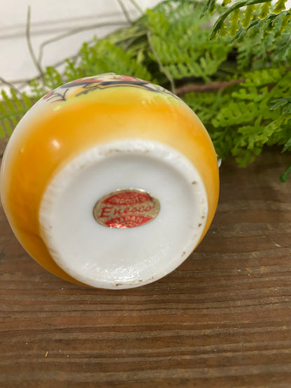 GOLD AND WHITE CREAMER