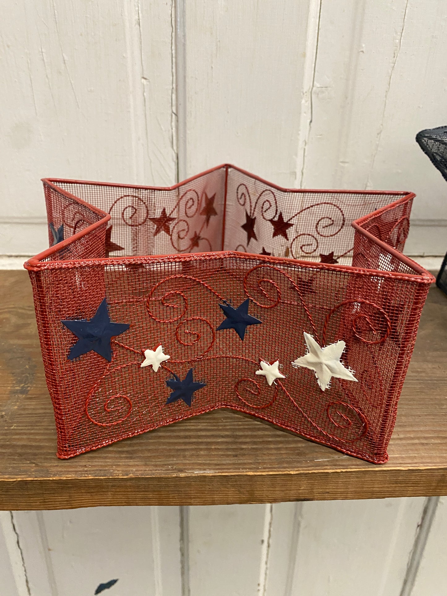 RED STAR BASKET
