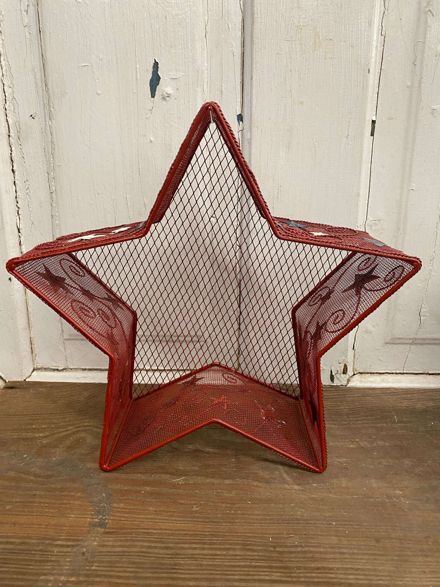 RED STAR BASKET