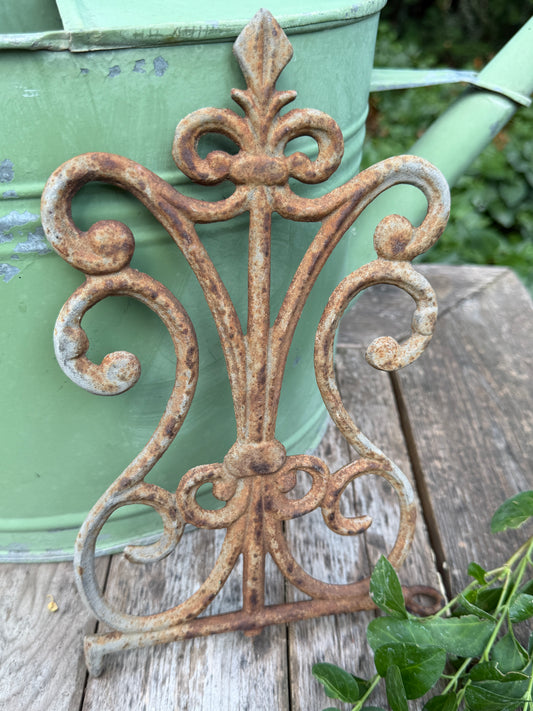 METAL SCROLL ART
